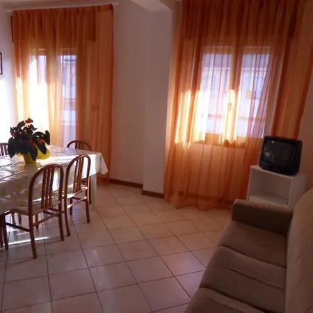 In With Two-bedrooms 2